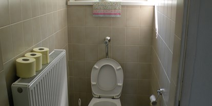 Reisemobilstellplatz - Grauwasserentsorgung - Österreich - saubere WCs - Kleinstcampingplatz Bad Schallerbach