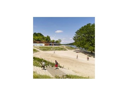 Reisemobilstellplatz - Duschen - Deutschland - Das neue Strandbad mit echten Nordseesand und herrlicher Dünenlandschaft - Reisemobilhafen Twistesee