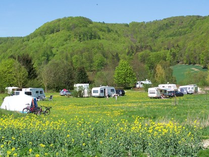 Reisemobilstellplatz - Stromanschluss - Deutschland - Aussicht von der Alm - Campingpark Schellental