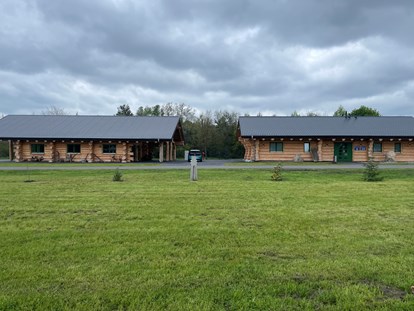 Reisemobilstellplatz - Duschen - Deutschland - Schöne neue Anlage - Camp Casel - Das Feriendorf für Camping und Wohnen am Gräbendorfer See