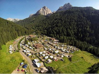 Reisemobilstellplatz - Duschen - Trentino-Südtirol - Campingplatz - Stellplatz im Camping Vidor Family & Wellness Resort