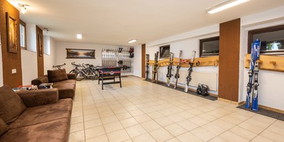 Reisemobilstellplatz - Hallstatt - Wäscheraum mit Waschmaschine & Trockner, Ski- & Trockenraum für Ihr Sport-Equipment - Tauerncamping Radstadt