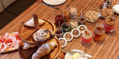 Reisemobilstellplatz - Duschen - Trentino-Südtirol - Auch leckeres Frühstück ist auf Anfrage möglich. - Sportbar Villnöss