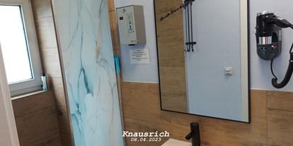 Reisemobilstellplatz - Entsorgung Toilettenkassette - Region Vogelsberg - Dusche - WohnmobilPark Grünberg