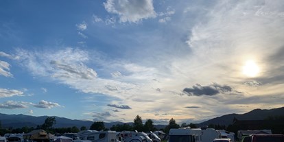 Reisemobilstellplatz - Umgebungsschwerpunkt: am Land - Steiermark - Schöne Abendstimmung am Schitterhof Camping WEISS - Schitterhof CAMPING WEISS