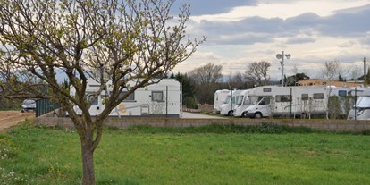 Reisemobilstellplatz - Wohnwagen erlaubt - Spanien - Area Massis del Montgri - Camper Park - Area Massis del Montgri - Camper Park
