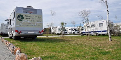 Motorhome parking space - Stromanschluss - Spain - Area Massis del Montgri - Camper Park VIP - Area Massis del Montgri - Camper Park