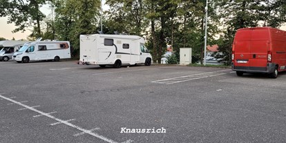 Reisemobilstellplatz - Art des Stellplatz: ausgewiesener Parkplatz - Wohnmobilstellplatz Lottstetten