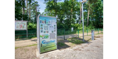 Reisemobilstellplatz - Hunde erlaubt: Hunde erlaubt - Uelzen - Schwarzwasser-Entsorgung  - Parkplatz am Waldbad