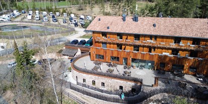 Motorhome parking space - Duschen - Italy - SchartnerAlm Camping