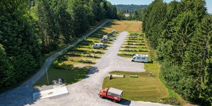Reisemobilstellplatz - Duschen - Waldkirchen (Freyung-Grafenau) - Blick auf Wohnmobilhafen - Camping Resort Bayerwald