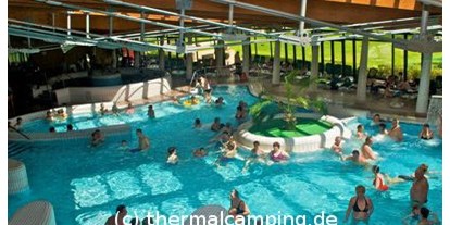Reisemobilstellplatz - Grauwasserentsorgung - Ungarn - Thermalhalle vom Bad - Thermalcamping Pápa / Westungarn