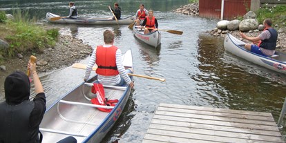 Reisemobilstellplatz - Bademöglichkeit für Hunde - Schweden - Mieten Sie ein Kanu für eine gemütliche Fahrt auf dem Fluss - Zorbcenter