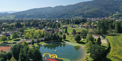 Reisemobilstellplatz - Umgebungsschwerpunkt: Stadt - Steiermark - Freibad gleich neben dem Platz - Camping Bad Schwanberg