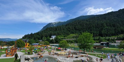 Reisemobilstellplatz - WLAN: am ganzen Platz vorhanden - Fischbachau - Stellplatz vor und im Alpen Caravan Park Achensee