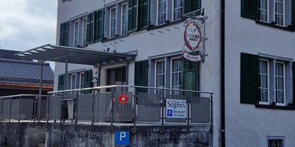 Motorhome parking space - Glarus - Wohnmobilstellplatz Hotel Segnes Elm
