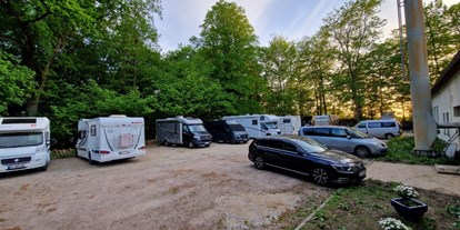 Motorhome parking space - WLAN: teilweise vorhanden - Mecklenburg-Western Pomerania - Stellplätze - Wohnmobilstellplatz Wendenhof mit Seezugang und Bustransfer