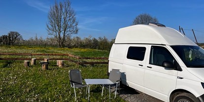 Motorhome parking space - Wohnwagen erlaubt - Baden-Württemberg - Zwischen Kirschbäumen und Hopfen
