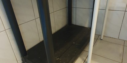 Reisemobilstellplatz - Entsorgung Toilettenkassette - Aarbergen - Innenbereich Dusche - taunus mobilcamp