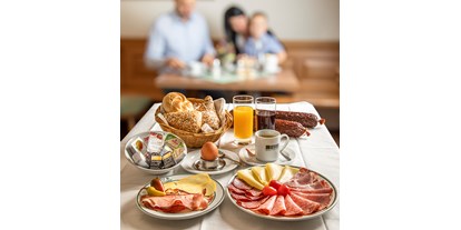Reisemobilstellplatz - WLAN: nur um die Rezeption vorhanden - Sattledt - im Frühstücksraum
Frühstück gibt es nach Voranmeldung - Weinbauer - Pension-Linz