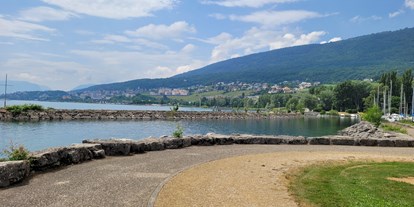Motorhome parking space - SUP Möglichkeit - Switzerland - Rives et port vers l'Ouest - Euro-Relais Port de Saint-Blaise