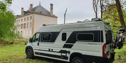Motorhome parking space - Chateauneuf - Marraycourt