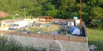 Reisemobilstellplatz - Angelmöglichkeit - Podgorica - Pfadfinder aus Belgien  - Camp Virpazar