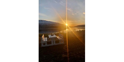 Reisemobilstellplatz - Bademöglichkeit für Hunde - Norwegen - Midnattssola 24/7 fra 17. mai til 25. juli.  Uforglemmelig. - Sandnes Fjord Camping