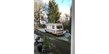 Reisemobilstellplatz - Wohnwagen erlaubt - Potsdam - Auch im Winter möglich , ohne Wasserhahn nur Strom.
Heizen mit Strom wird separat berechnet . - Pankow Niederschönhausen 