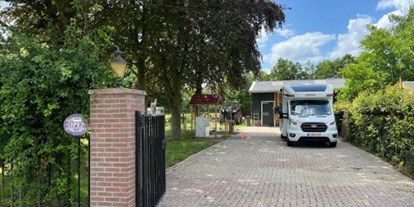 Reisemobilstellplatz - Stromanschluss - Uedem - Einfahrt der Stellplatz -  Campertuin Beggelderhoeve
