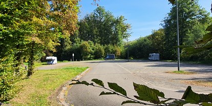 Motorhome parking space - Saarland - Blick auf den Reisemobilstellplatz im Erlebnisort Reden - Wohnmobilstellplatz im Erlebnisort Reden