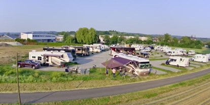 Motorhome parking space - WLAN: am ganzen Platz vorhanden - Schwarzwald - Wohnmobilpark Kenzingen 