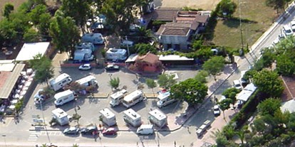 Motorhome parking space - Duschen - Italy - Direkt am Strand. - Costa Orientale
