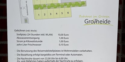 Motorhome parking space - Art des Stellplatz: bei Sehenswürdigkeit - Ostfriesland - Stellplatz am Berumerfehner Wald