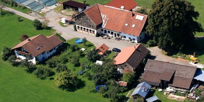 Reisemobilstellplatz - Isny im Allgäu - Der Mockenhof von oben - Camping-Stellplatz auf dem Mockenhof