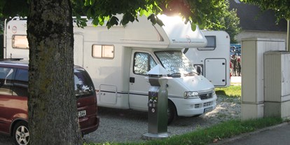 Reisemobilstellplatz - Wohnwagen erlaubt - Oberbayern - Beschreibungstext für das Bild - Stellplatz am Viehmarktplatz