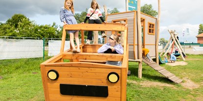 Reisemobilstellplatz - öffentliche Verkehrsmittel - Kinderspielplatz im ostseequelle.camp - ostseequelle.camp