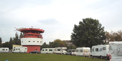 Reisemobilstellplatz - öffentliche Verkehrsmittel - Bremen - Stellplatz Havencamp