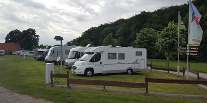 Reisemobilstellplatz - Grauwasserentsorgung - Niedersachsen - Reisemobil und Wohnwagenstellplatz am Campingplatz Waldwinkel