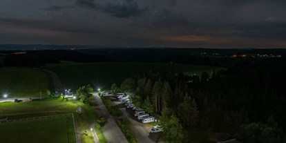 Reisemobilstellplatz - Sauna - Zell im Wiesental - Womo-Stellplatz bei Nacht - Natursportzentrum Höchenschwand