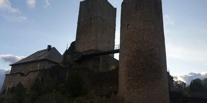 Reisemobilstellplatz - Luxemburg - Useldange chateau