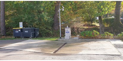 Motorhome parking space - Entsorgung Toilettenkassette - Brittany - (56450) Etape Camping-Cars Aire de Lann Floren
