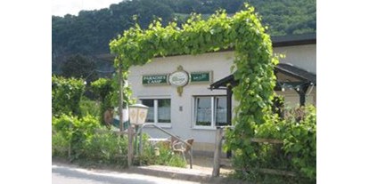Motorhome parking space - Duschen - Rhineland-Palatinate - Unser schönes Gasthaus bietet gutbürgerliche Küche - Stellplätze am Paradies Camp
