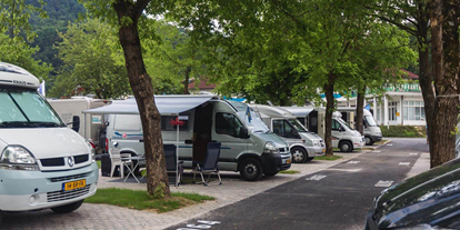 Motorhome parking space - Duschen - Slovenia - Pitche Standard - campers spot - Campingplatz Natura – Terme Olimia*****