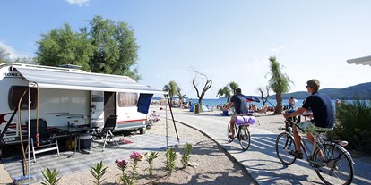 Reisemobilstellplatz - Bademöglichkeit für Hunde - Kroatien - Campingplatz Amadria Park Šibenik
