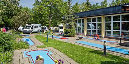 Motorhome parking space - Duschen - Harz - Reisemobilstellplätze am KNAUS Campingpark Walkenried
