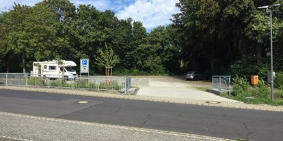Motorhome parking space - Tennis - Eifel - Stellplatz am Markt