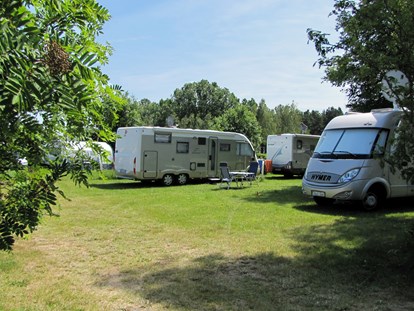 Reisemobilstellplatz - Art des Stellplatz: vor Campingplatz - Deutschland - sonnige Wohnmobilstellplätze - NATURCAMP Pruchten