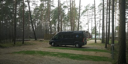 Motorhome parking space - Mecklenburg-Western Pomerania - Wohnmobilstellplatz am FKK Campingplatz am Rätzsee