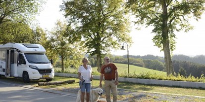 Reisemobilstellplatz - Hunde erlaubt: Hunde erlaubt - Ardennes - Parcs Naturels - Camping Liefrange Reisemobilstellplatz